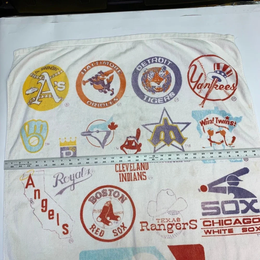 MLB Baseball Vintage‎ 1980's Team Logos 31x60  Terry Cloth Beach Towel